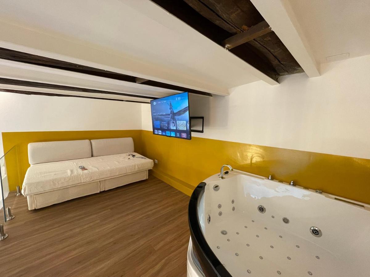 Tutt 'e Sant Luxury Rooms Naples Extérieur photo